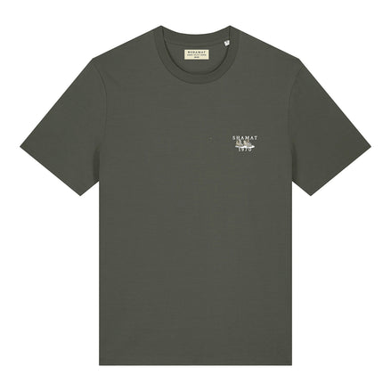 T-shirt estampada com tênis